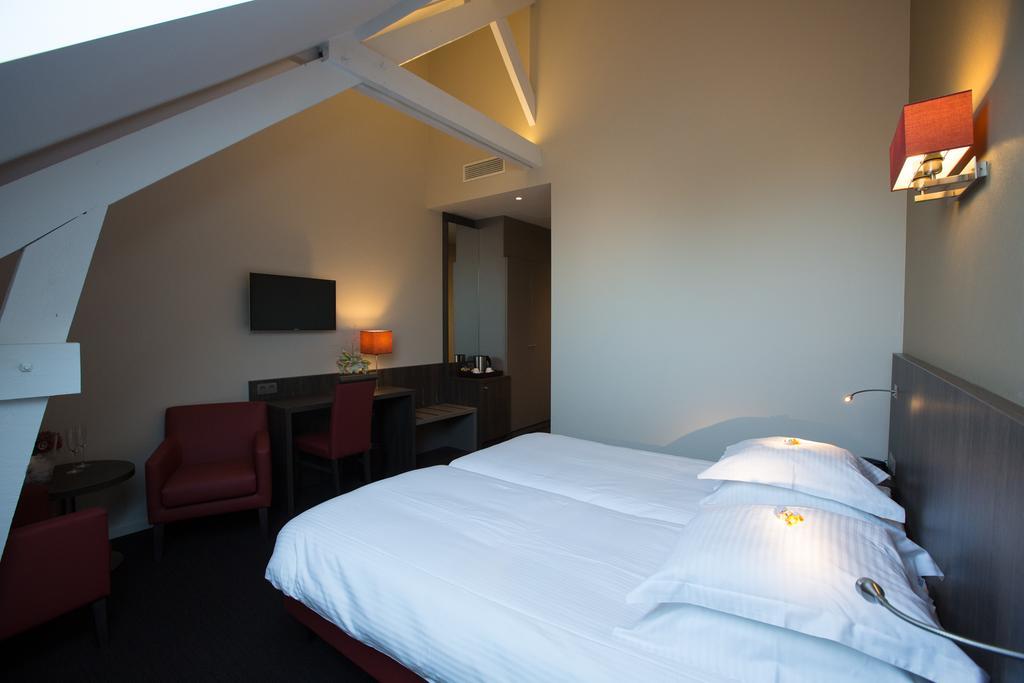 Albion Hotel Ieper Ruang foto