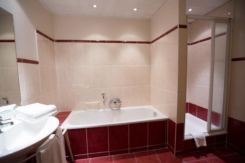 Albion Hotel Ieper Bagian luar foto