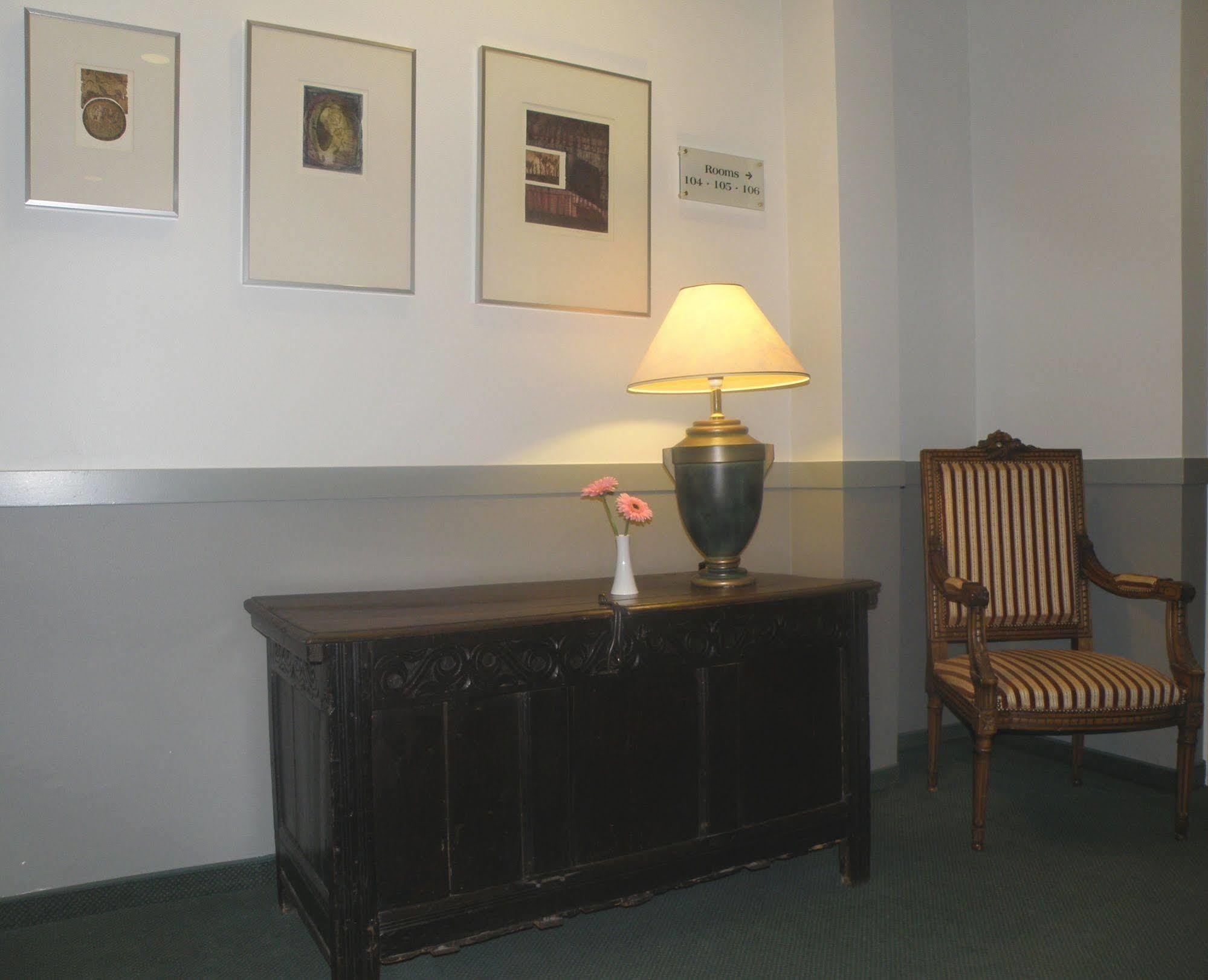 Albion Hotel Ieper Bagian luar foto